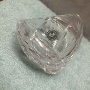 Lenox Crystal Vase - Elegant Clear Design
